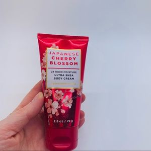 NWT Bath and Body Works Japanese Cherry Blossom Travel Size (2.5 oz)